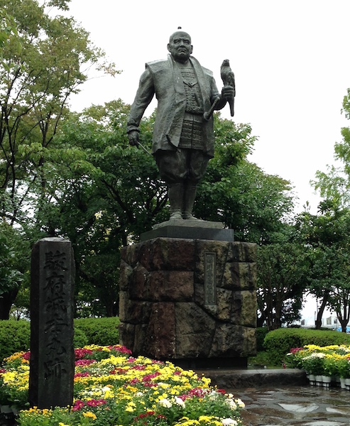 statue_of_tokugawa_ieyasu_in_sumpu_castle.jpg statue_of_tokugawa_ieyasu_in_sumpu_castle.jpg