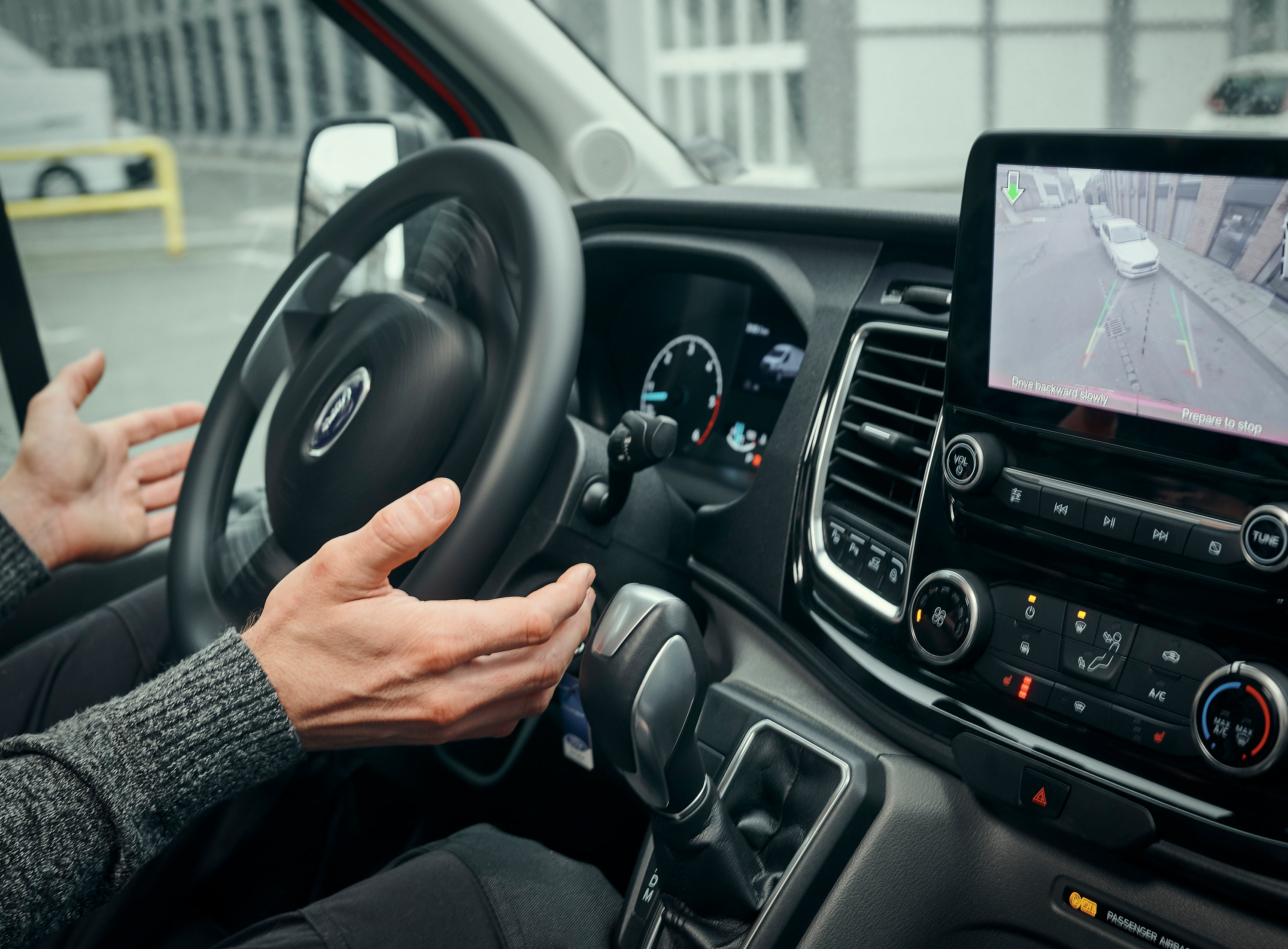 2020_transit_park_assist_01.jpg 2020_transit_park_assist_01.jpg