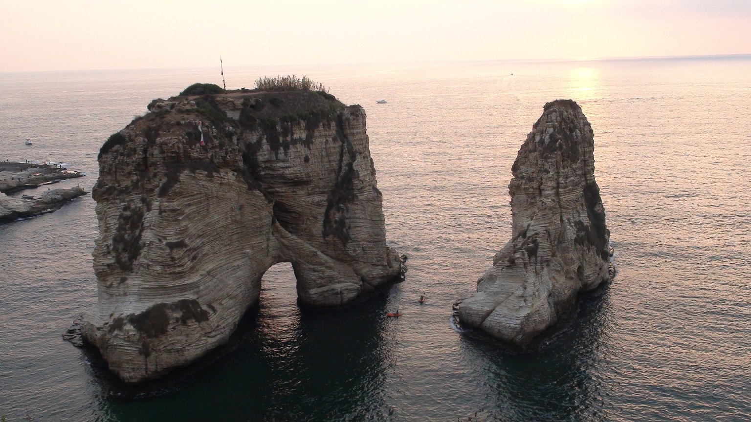 Τα Pigeon Rocks στη Βηρυτό (OPEN TV) Lebanon