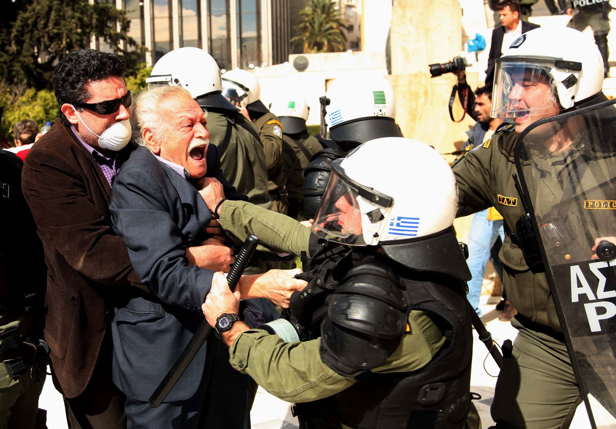 glezos3.jpg glezos3.jpg