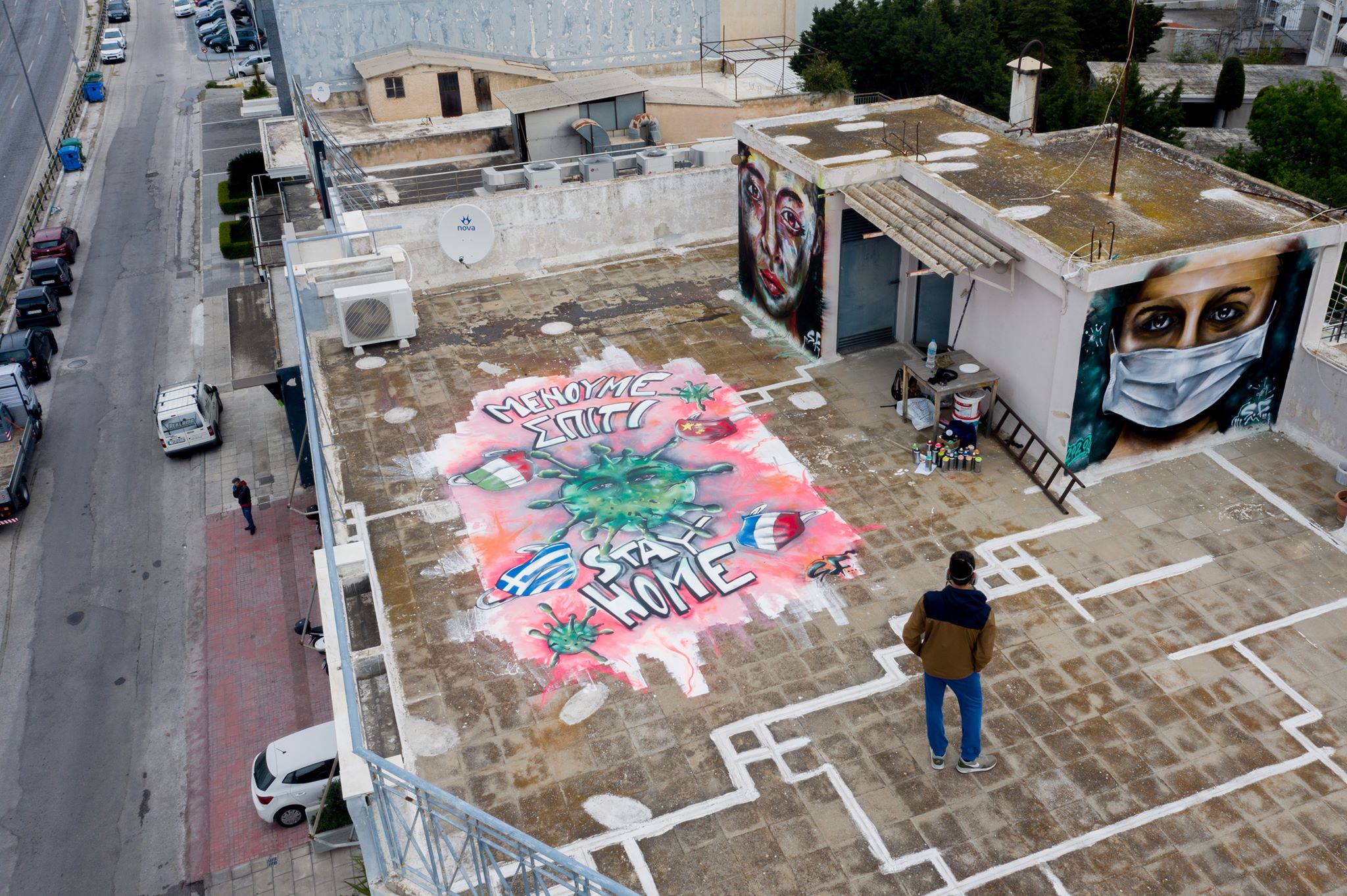 graffitti2.jpg Γκράφιτι για τον κορονοϊό σε ταράτσα της Αθήνας