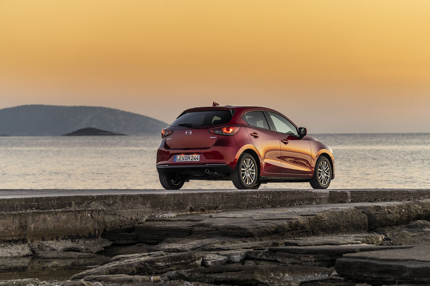2020_mazda2_soul_red_crystal_still_72_copy.jpg 2020_mazda2_soul_red_crystal_still_72_copy.jpg