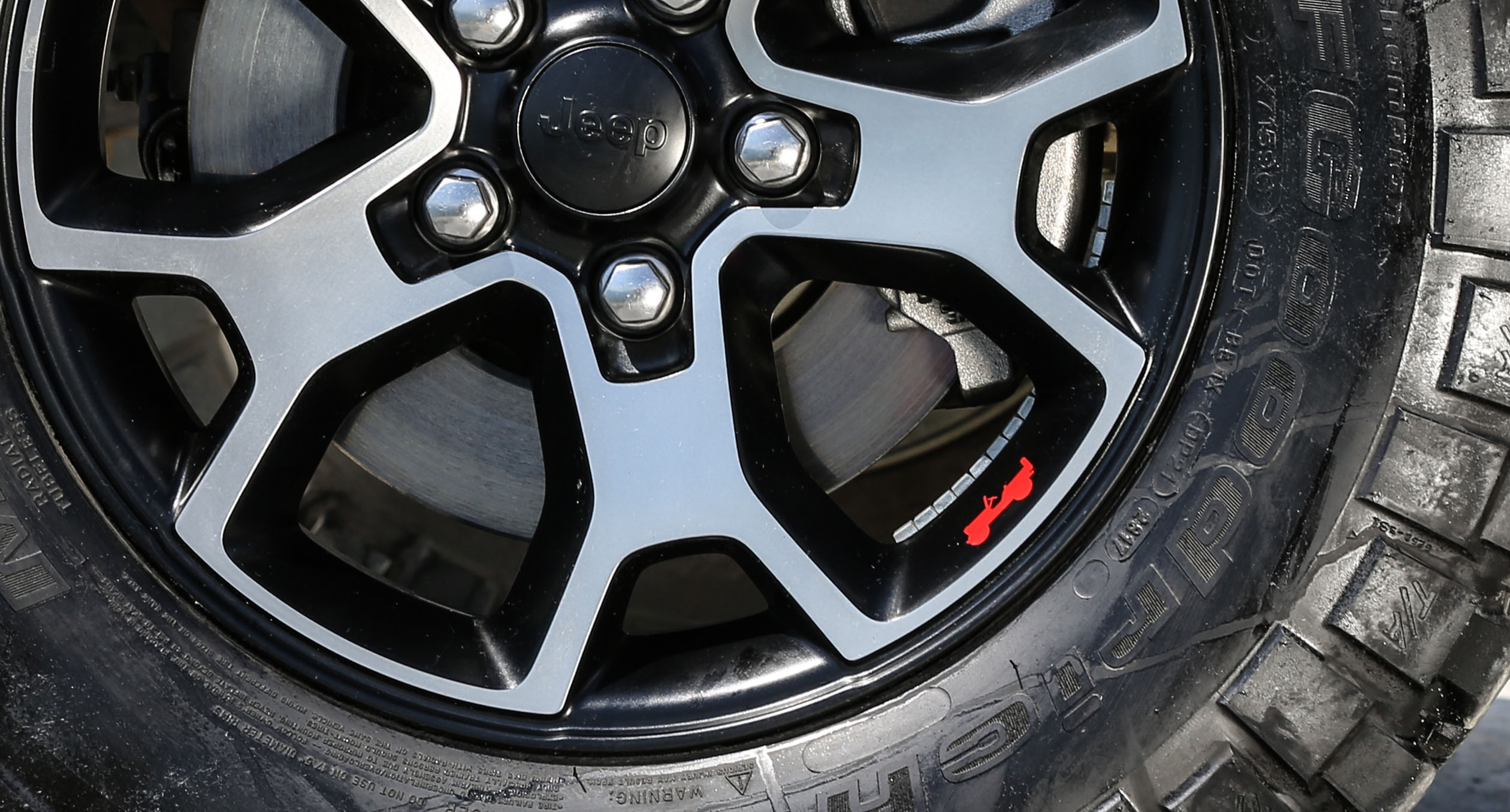 jeep_close_up_2.jpg jeep_close_up_2.jpg