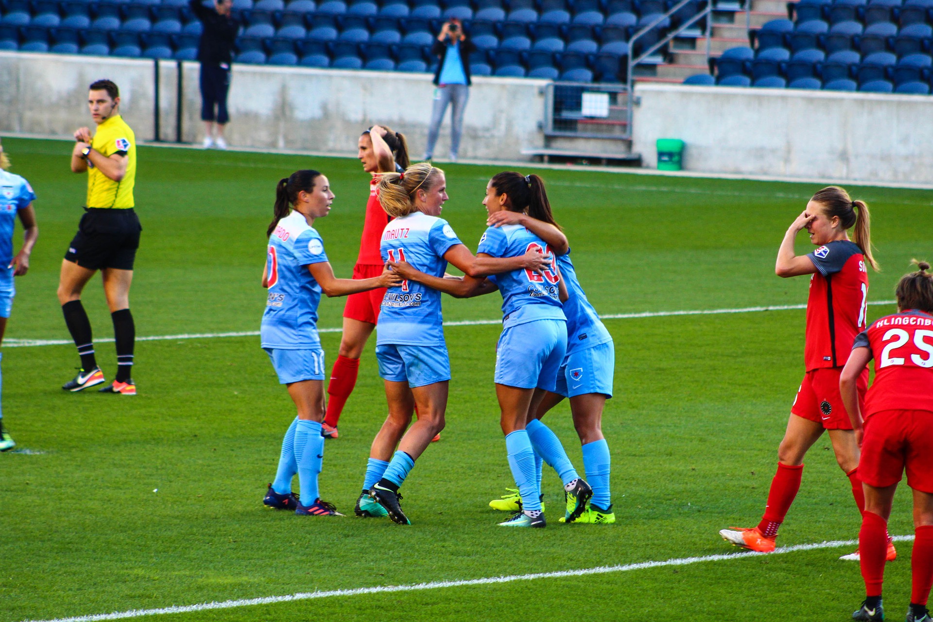 soccer-3311278_1920.jpg