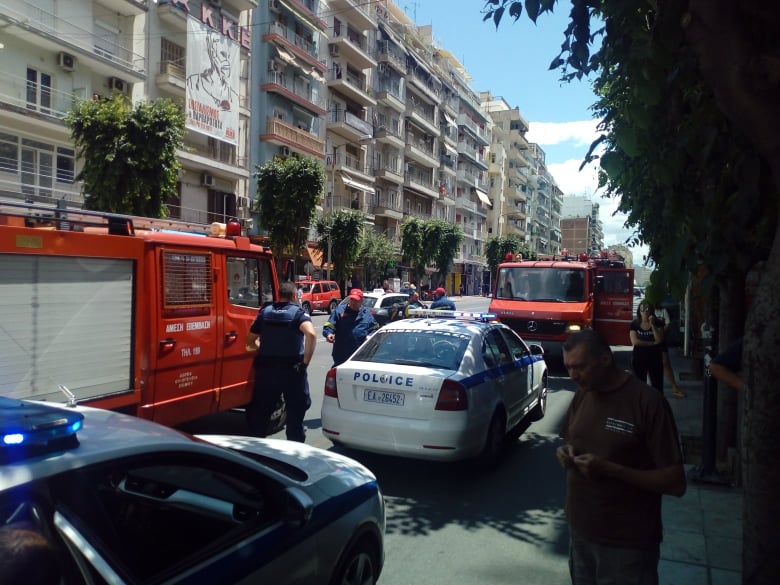 Στο σημείο έχουν σπεύσει Πυροσβεστική, Αστυνομία κι ΕΚΑΒ (ethnos.gr) Στο σημείο έχουν σπεύσει Πυροσβεστική, Αστυνομία κι ΕΚΑΒ (ethnos.gr)