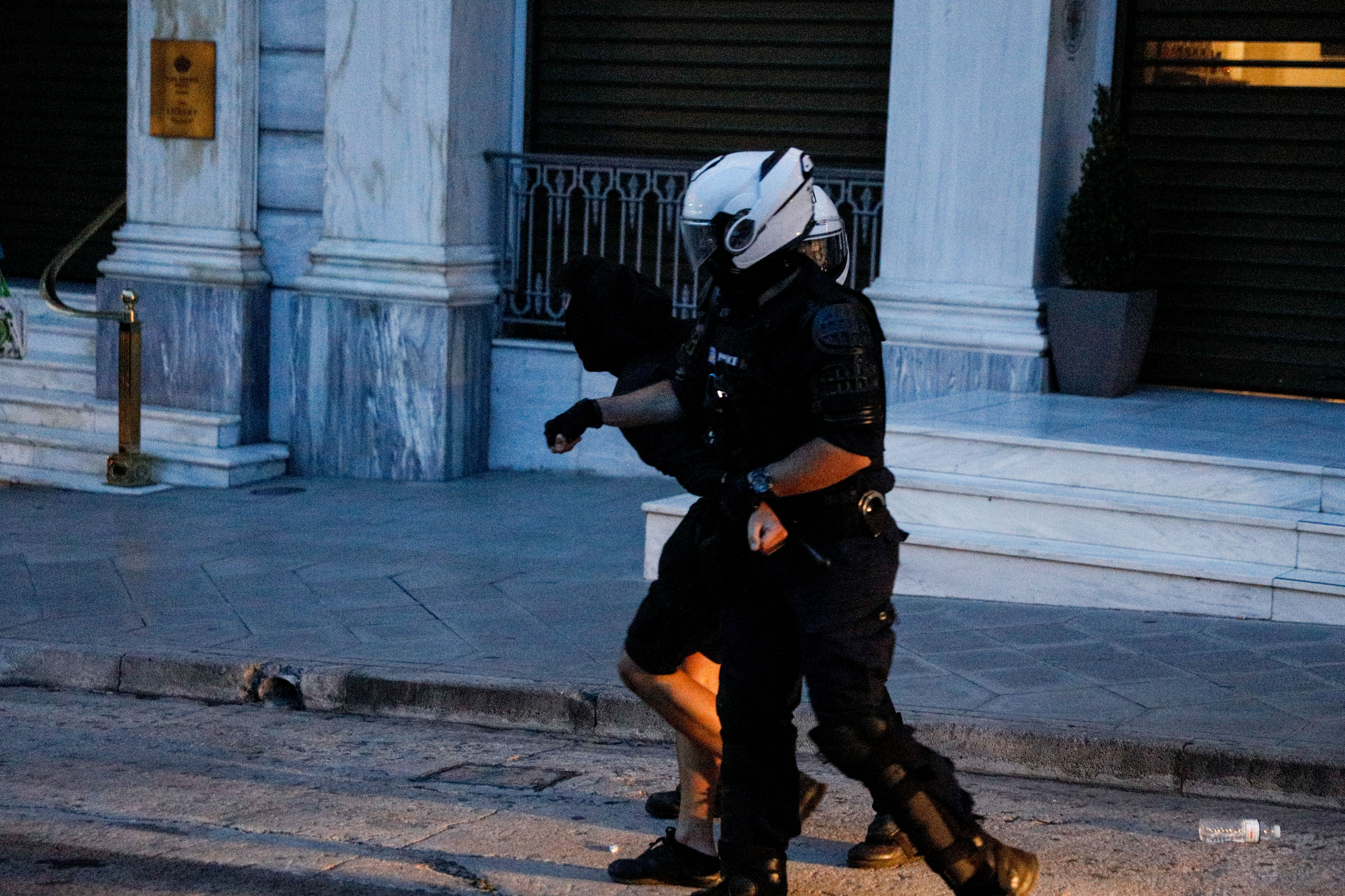 syntagma-entasi.jpg Σύνταγμα, ένταση