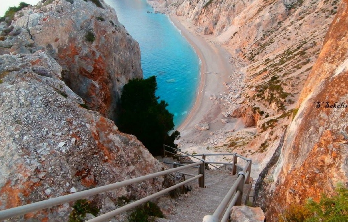 platia_maos.jpg platia_maos.jpg