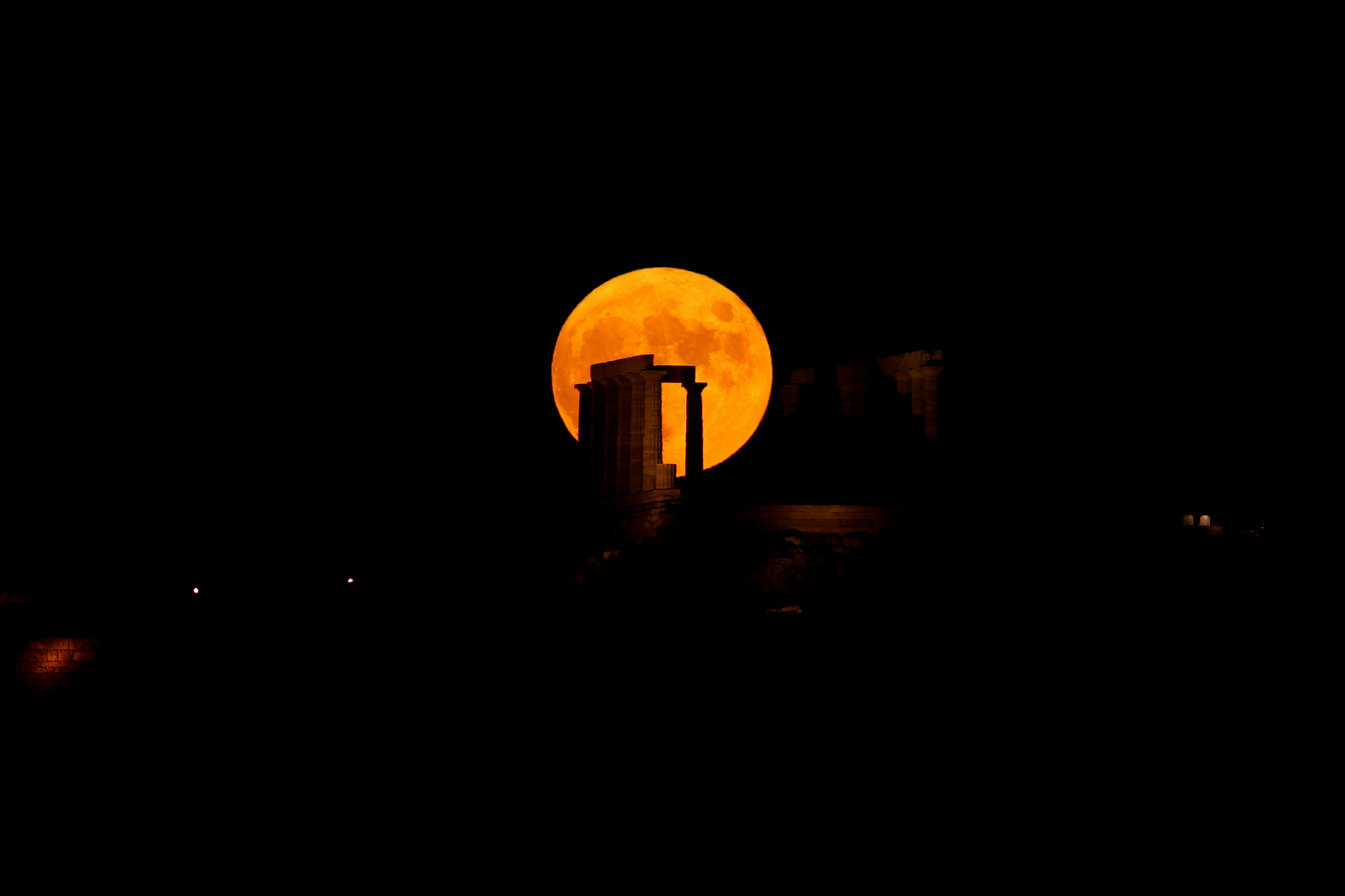 moon2.jpg moon2.jpg