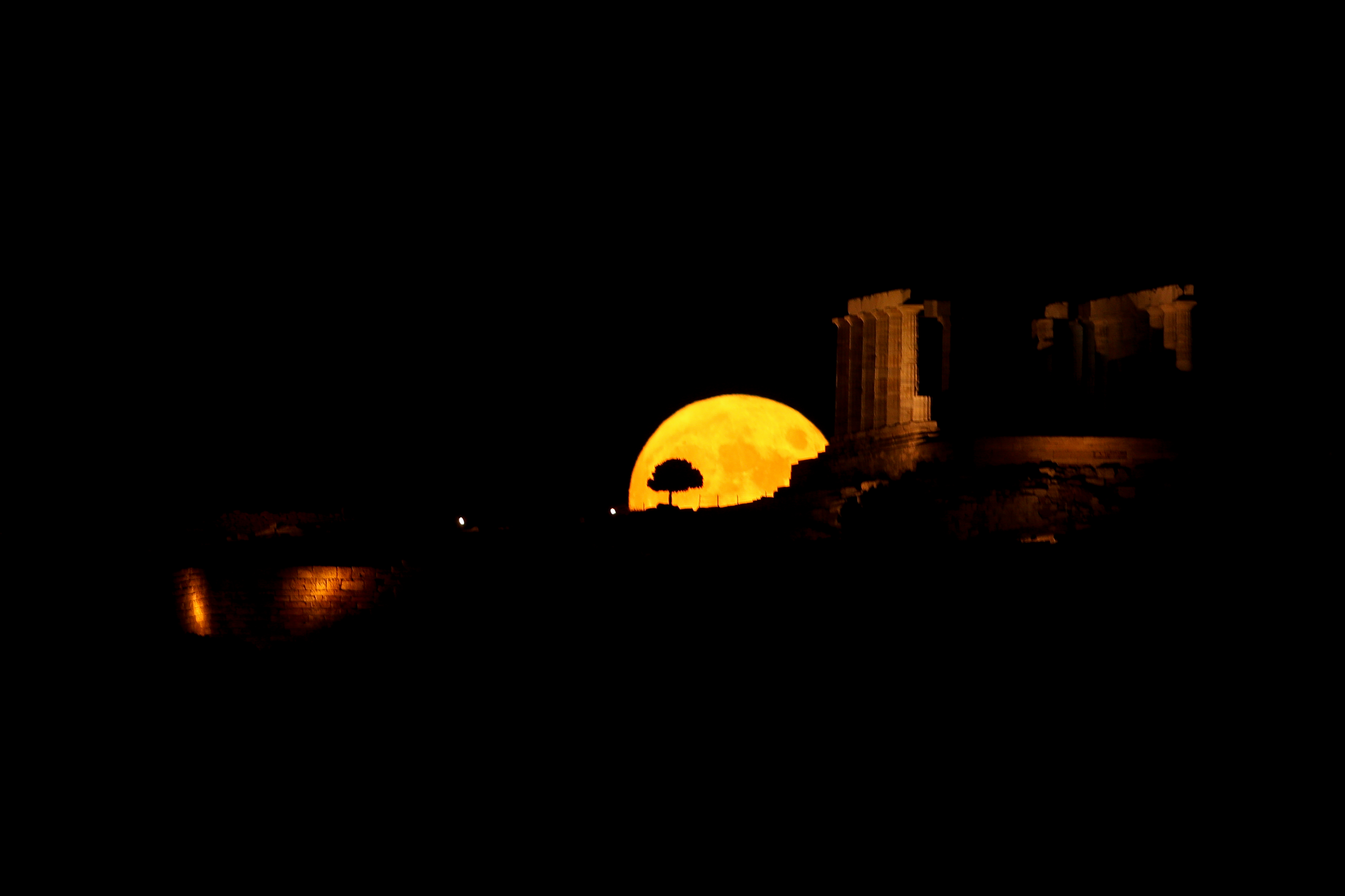 moon3.jpg moon3.jpg
