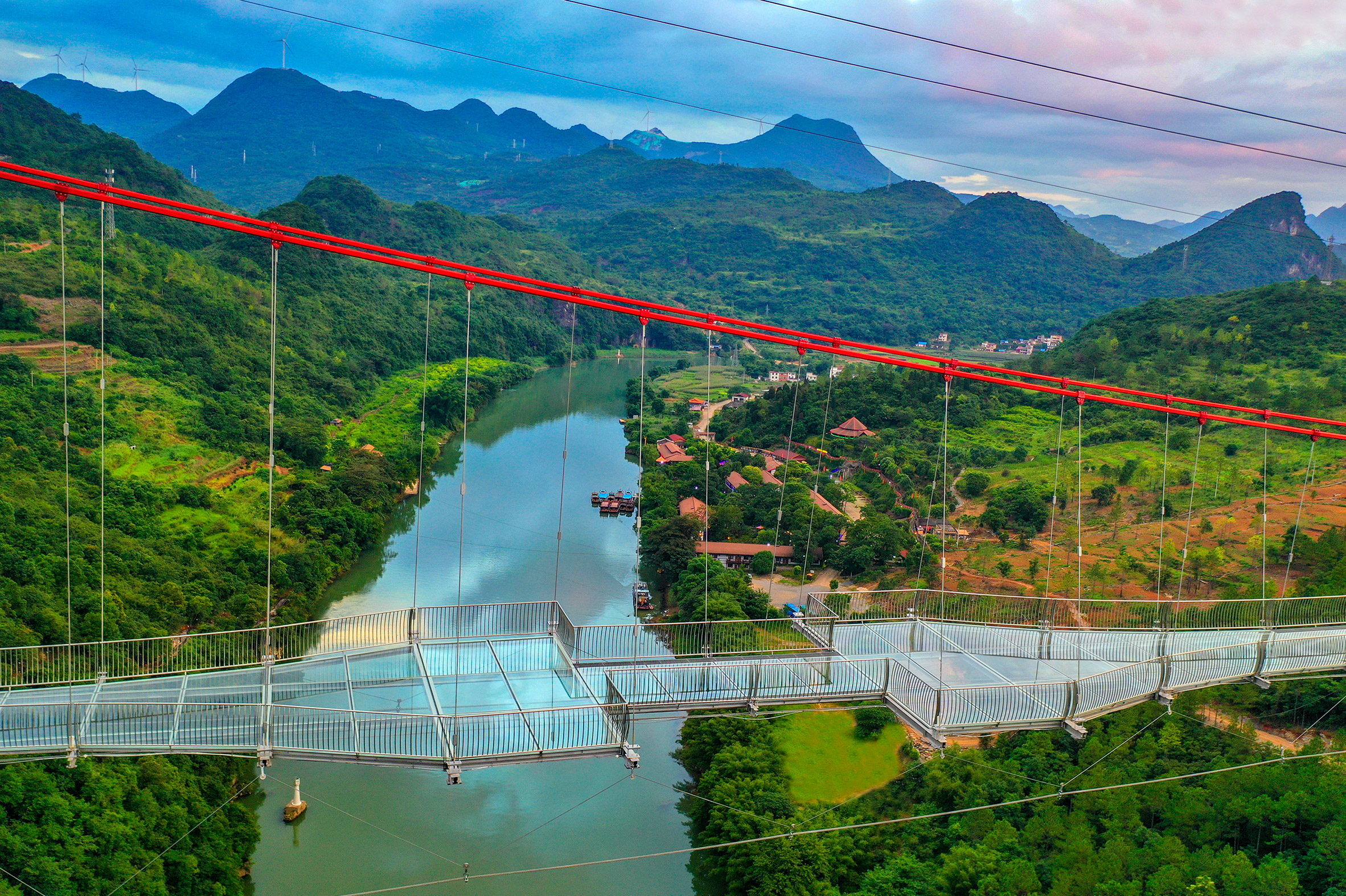 worlds-longest-glass-bridge-huangchuan-three-gorges-uad_dezeen_2364_col_10.jpg worlds-longest-glass-bridge-huangchuan-three-gorges-uad_dezeen_2364_col_10.jpg
