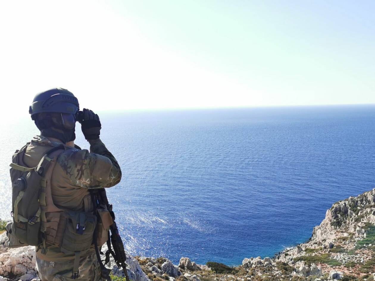 kastelorizo-polemiko-naytiko2.jpeg kastelorizo-polemiko-naytiko2.jpeg