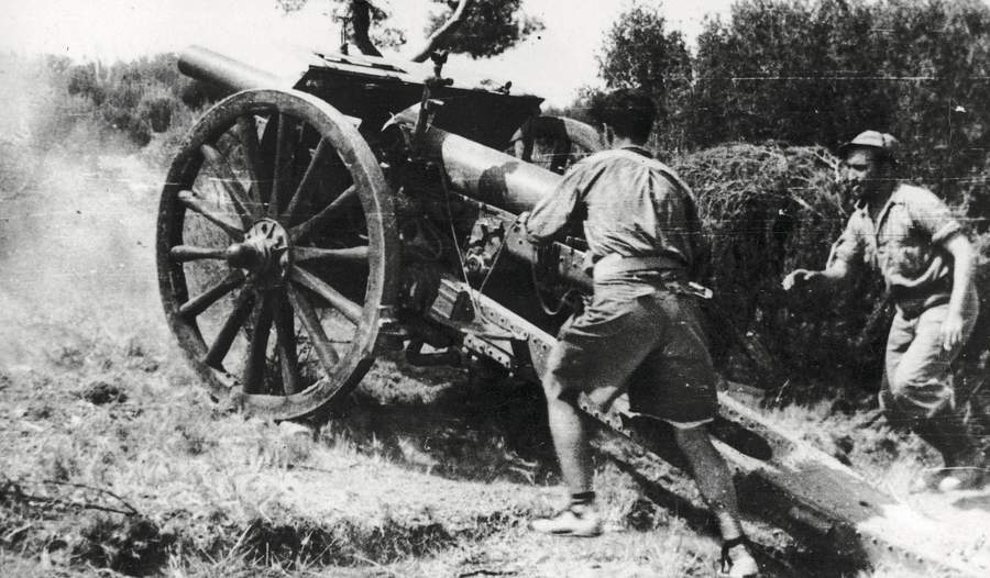 republican_howitzer_in_the_ebro.jpg
