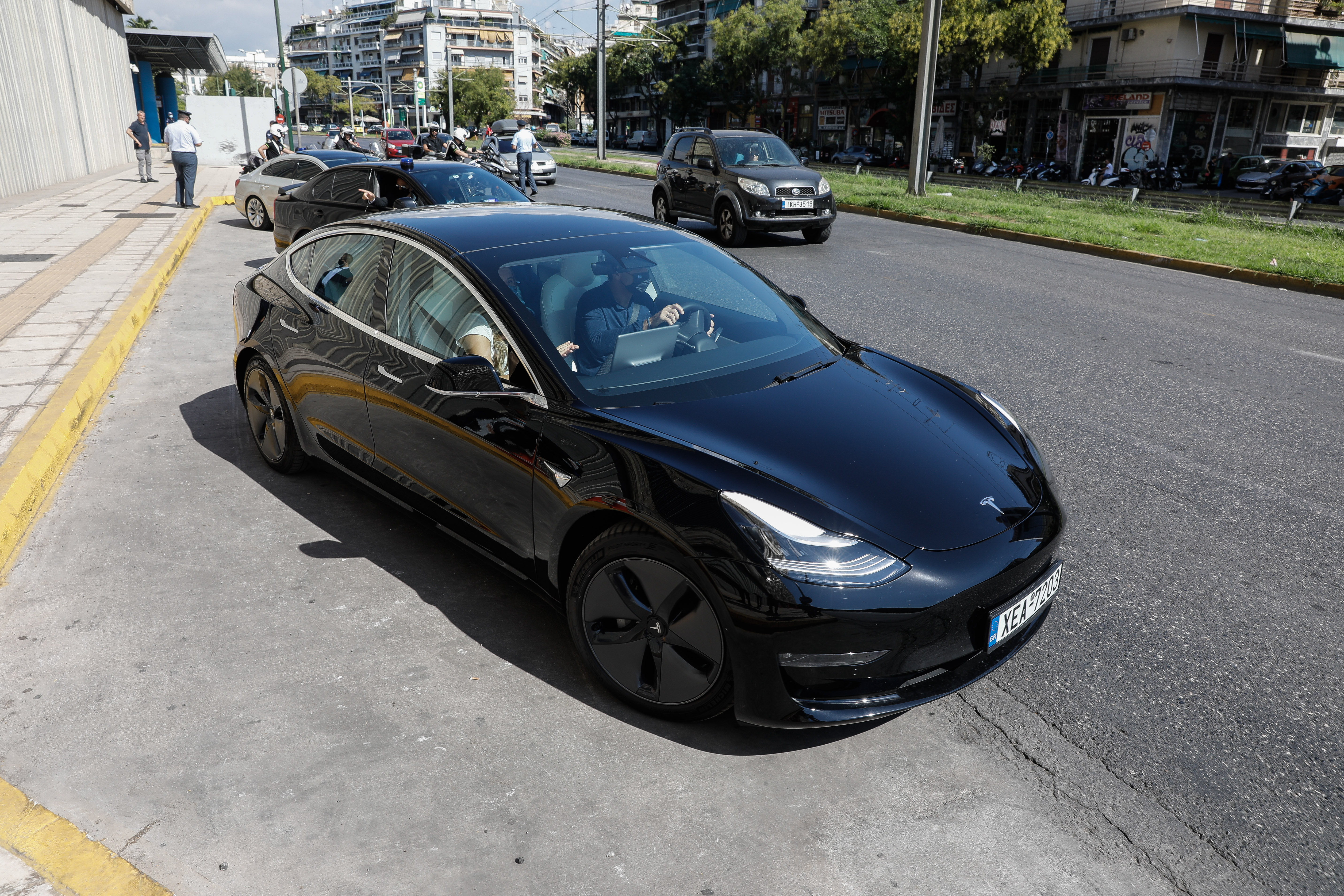 tesla1.jpg tesla1.jpg