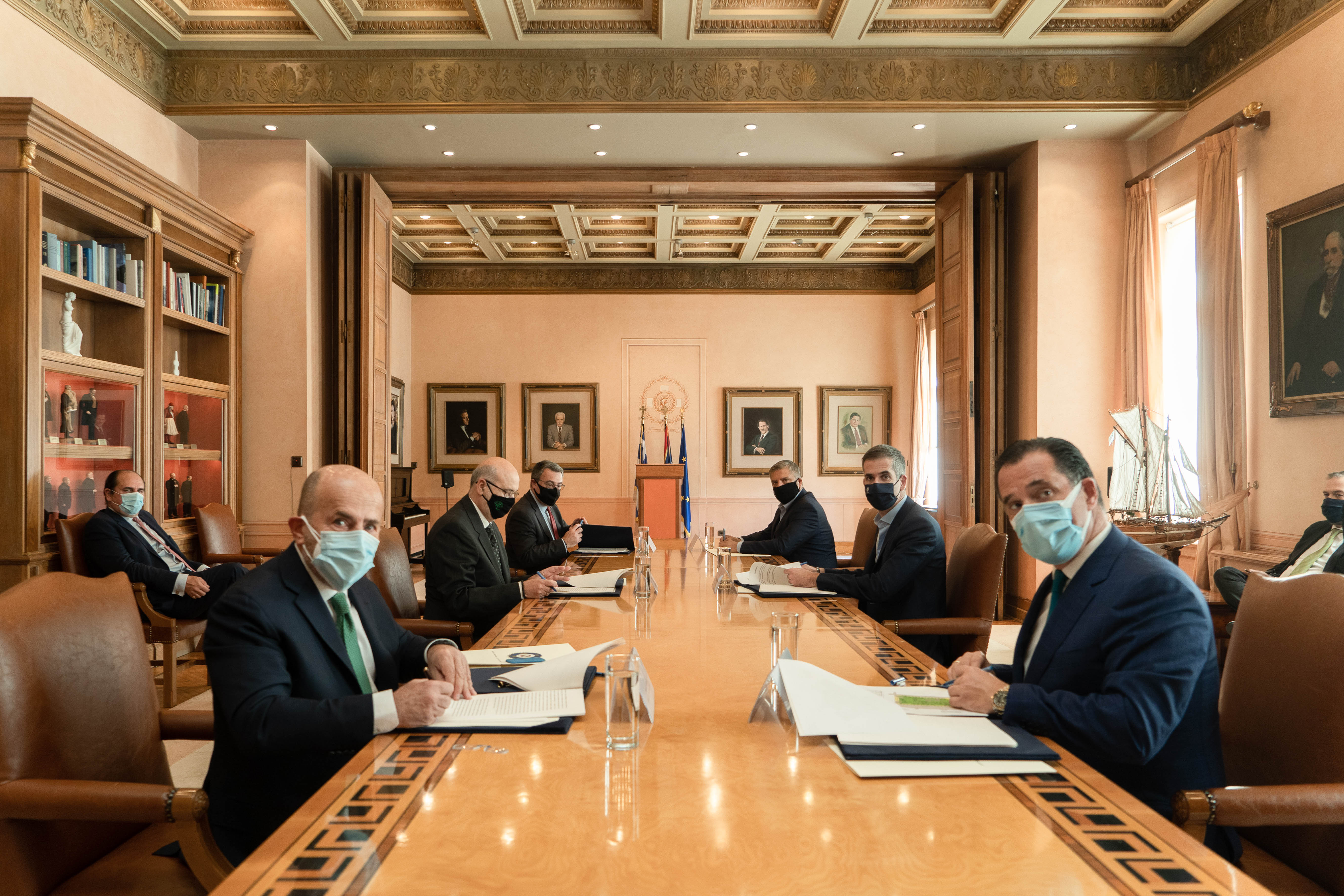 3027744.jpg