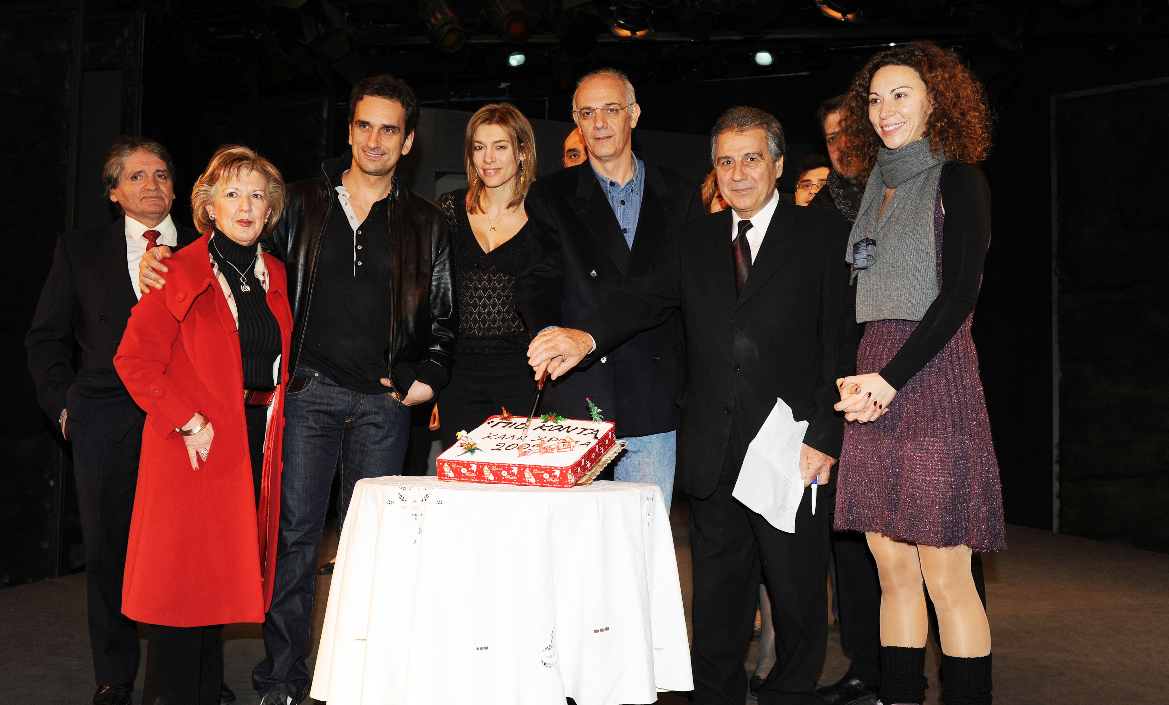 5795_psaras_doyka_kimoylis_xrisikoy_01012009_1.jpg Νίκος Ψαρράς, Ζέτα Δούκα, Γιώργος Κιμούλης και Δώρα Χρυσικού