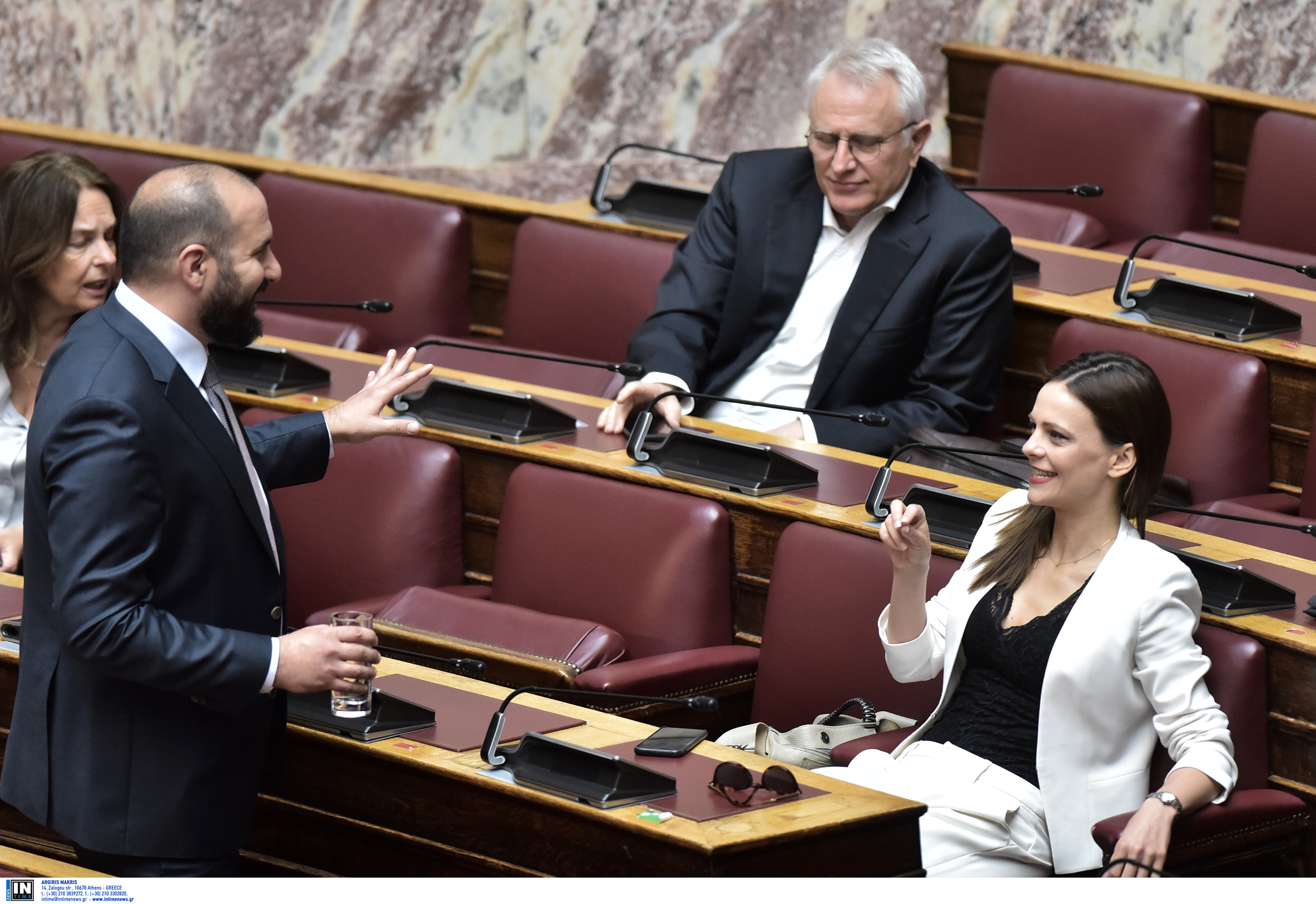 ahtsiogloy-tzanakopoylos.jpg Εφη Αχτσιόγλου - Δημήτρης Τζανακόπουλος στη Βουλή