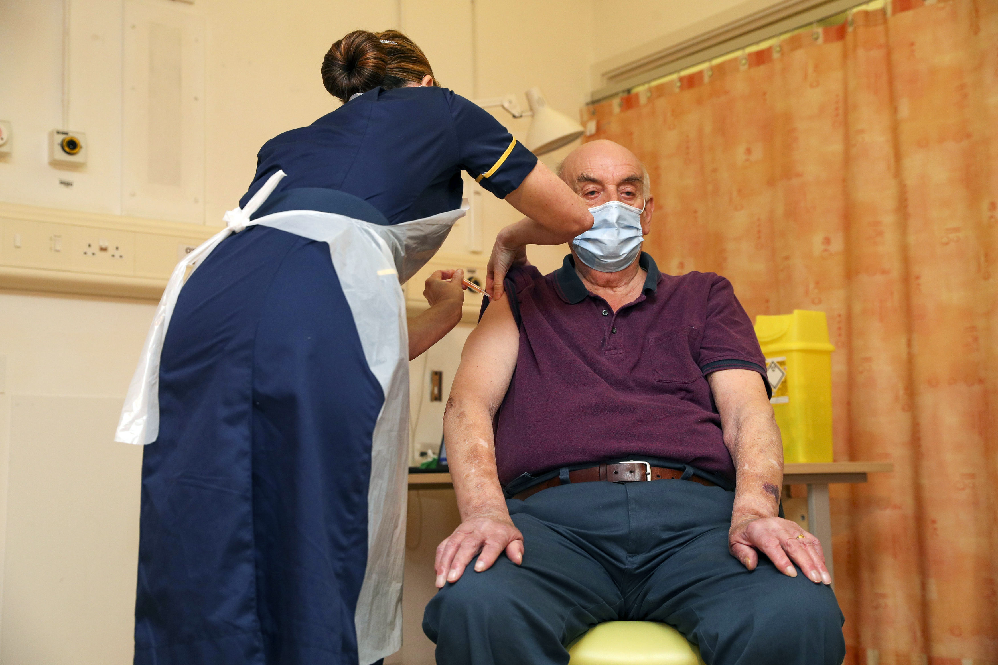 brianpinkerb.jpg O Μπράιαν Πίνκερ κάνει το εμβόλιο της AstraZeneca
