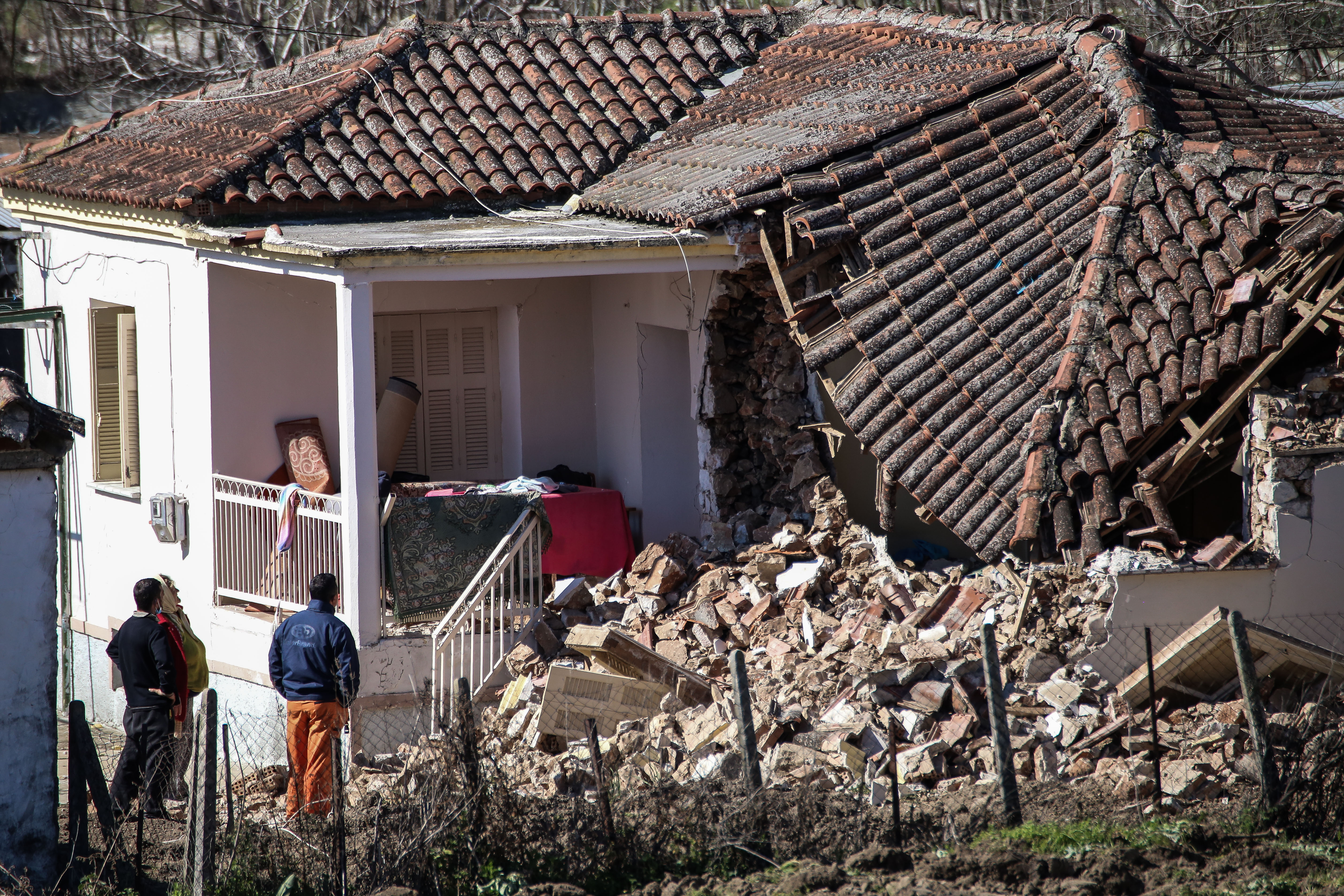 seismos_4.jpg seismos_4.jpg