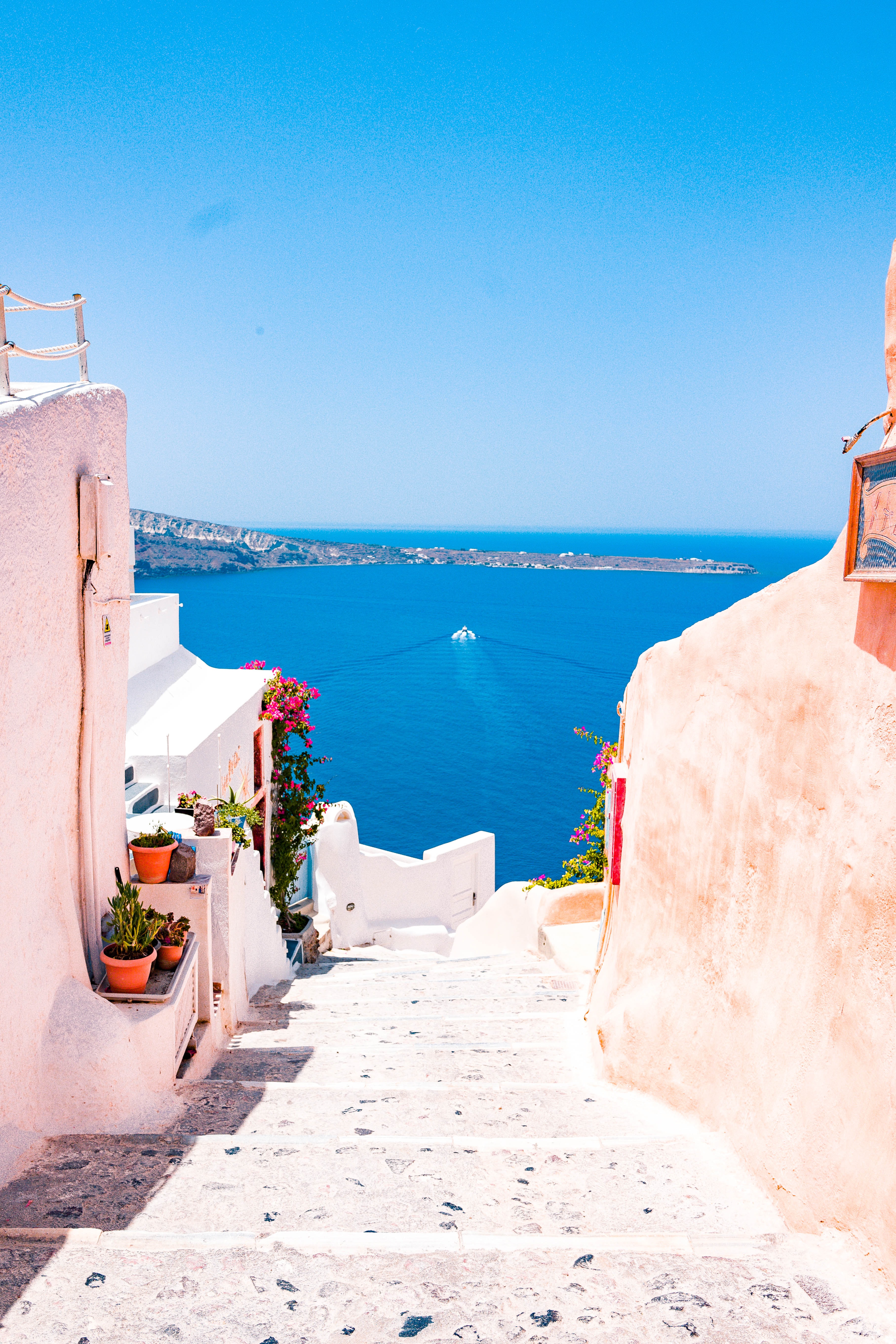 santorini.jpg santorini.jpg
