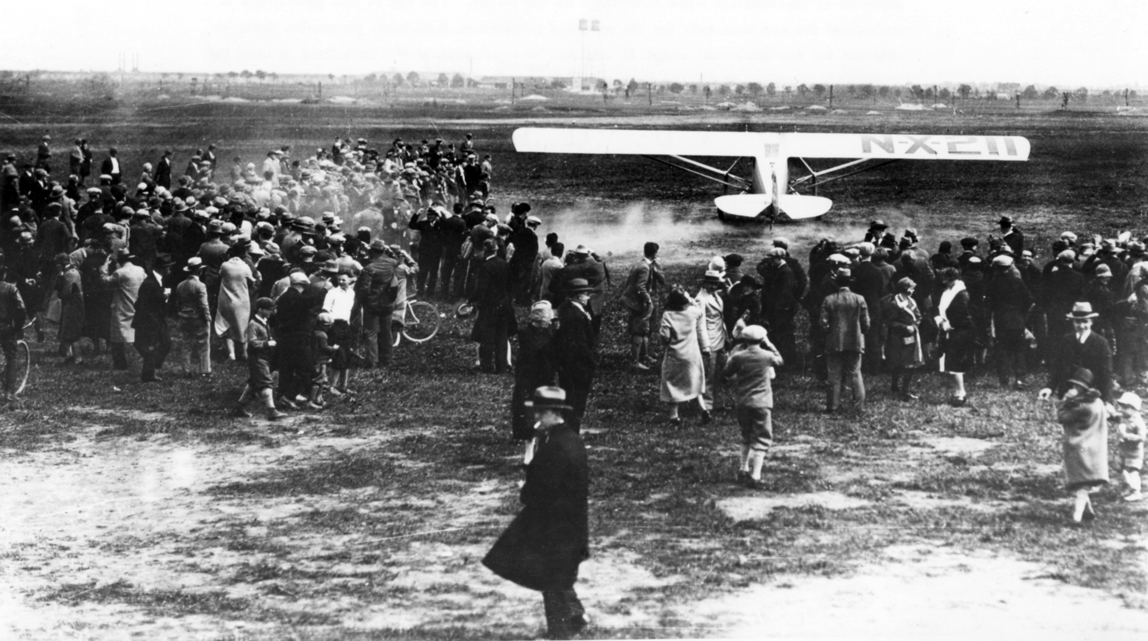 ap270520064.jpg Τσαρλς Λίντμπεργκ