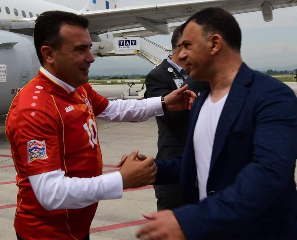 193207207_10159687060927088_4232581882324397467_n.jpeg Αποχαιρετώντας την ομάδα ο Ζάεφ