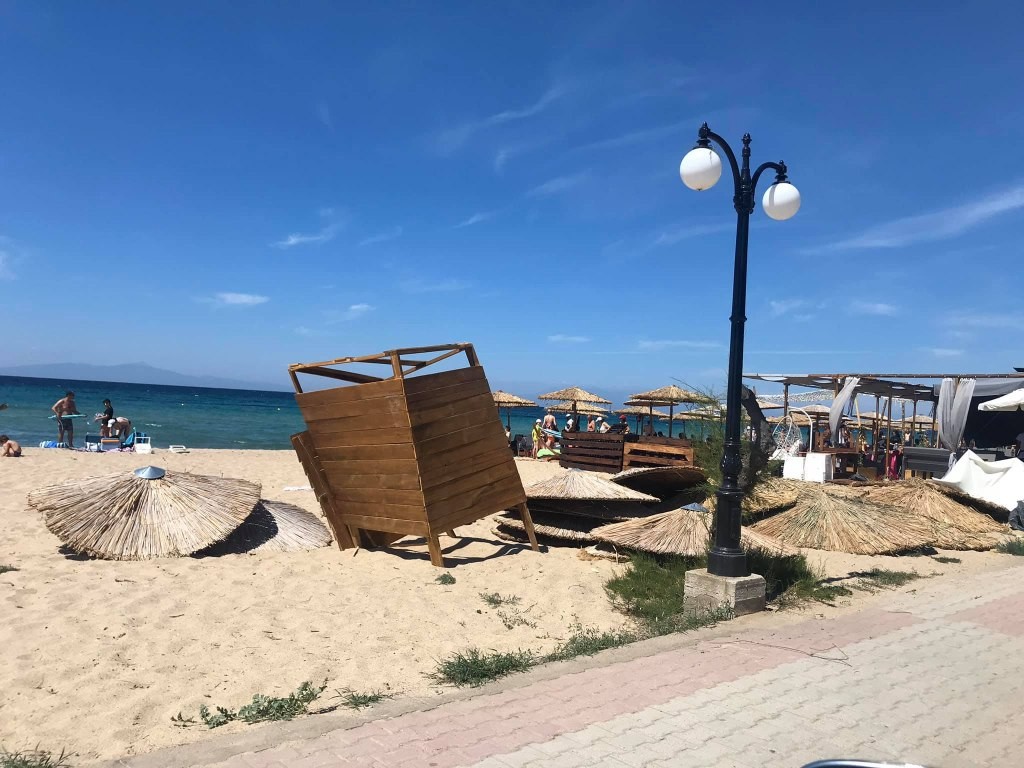 symvainei-twra-sti-xalkidiki-facebook-anemostrovilos-moudania3.jpg symvainei-twra-sti-xalkidiki-facebook-anemostrovilos-moudania3.jpg