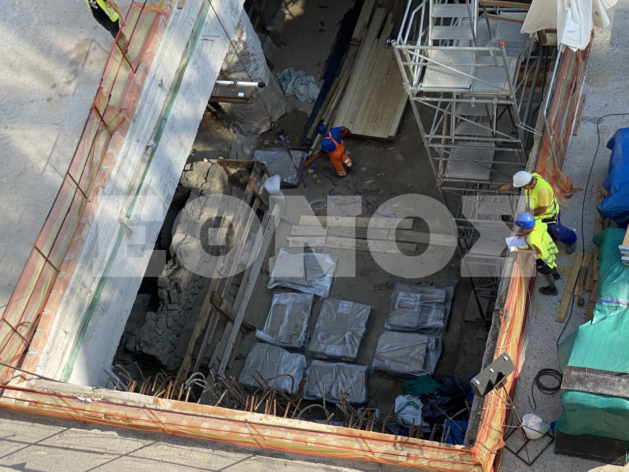 thumbnail_image_50460929.jpg Θεσσαλονίκη: Καρέ-καρέ η απόσπαση των αρχαίων του Μετρό στο Σταθμό Βενιζέλου