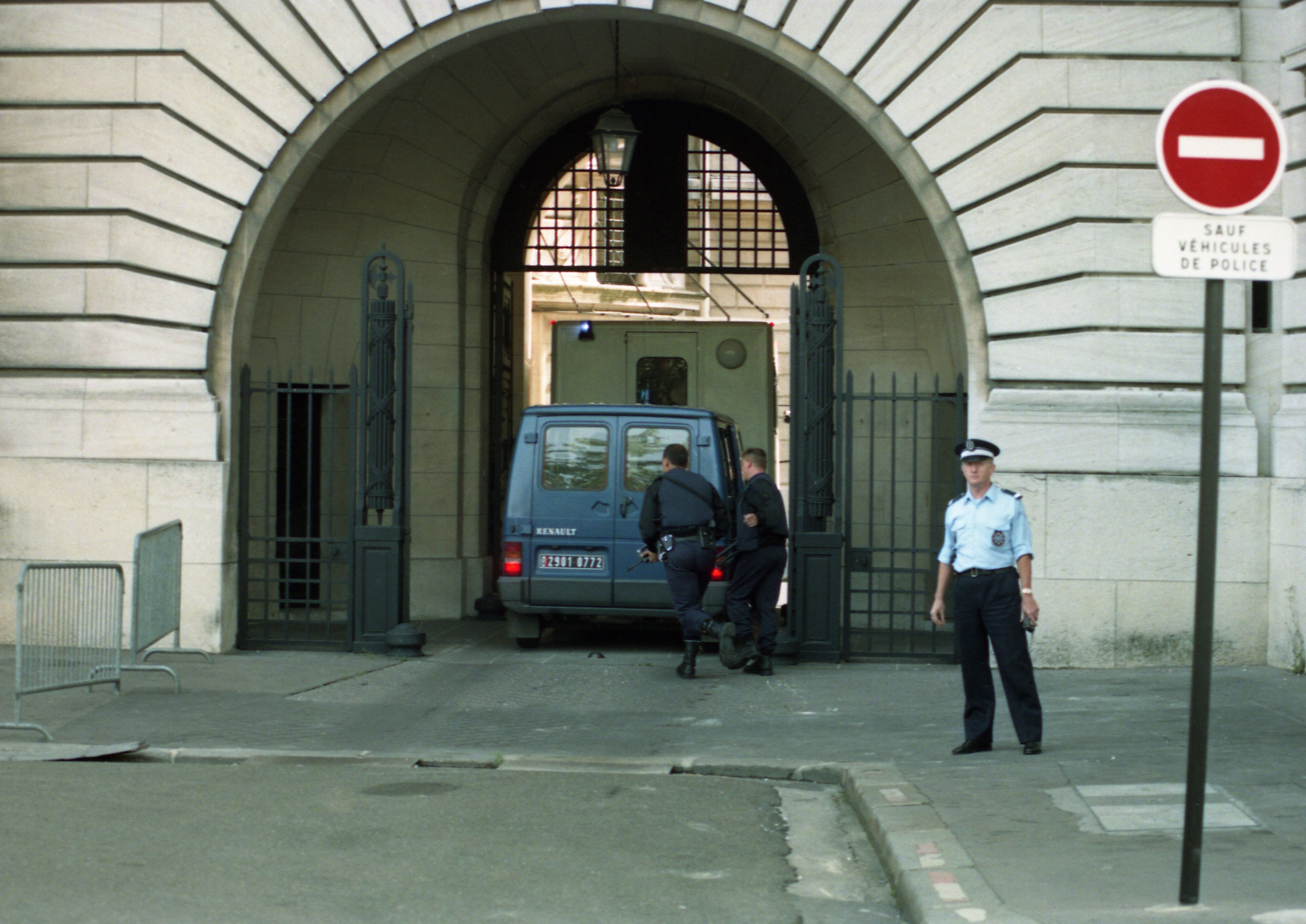 carlos-jackal-2.jpg Carlos-Jackal