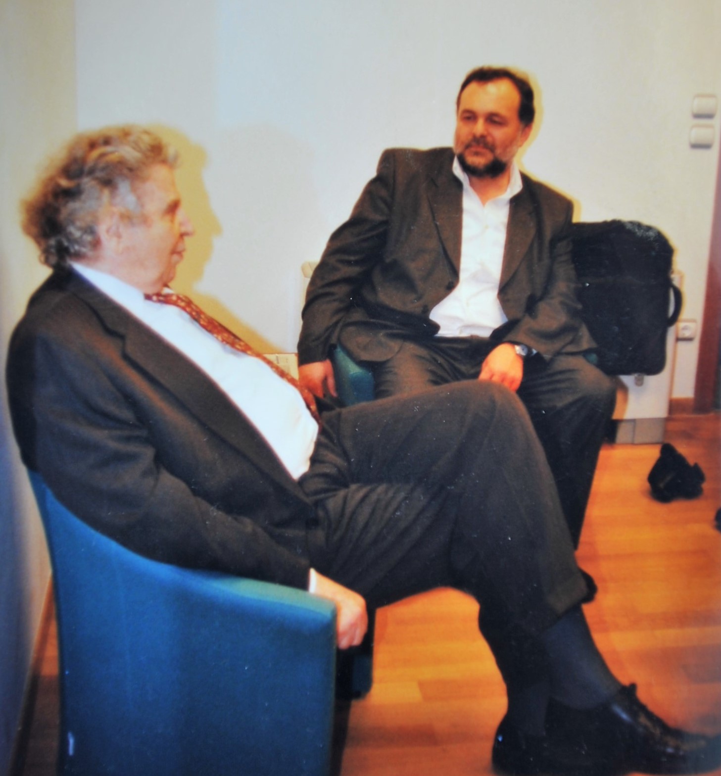 mikis1_4.jpg mikis1_4.jpg