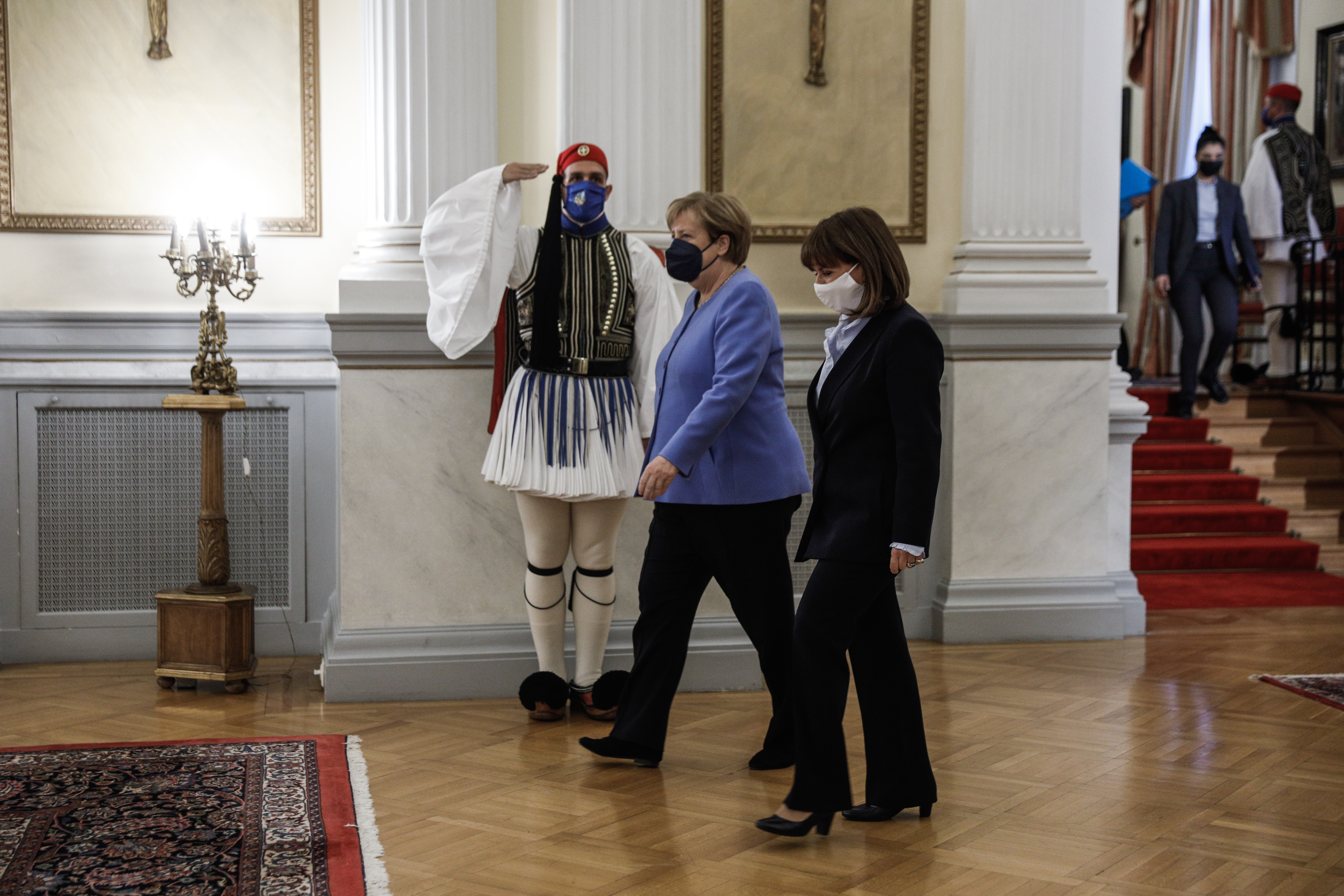 5413562.jpg Μέρκελ - Σακελλαροπούλου