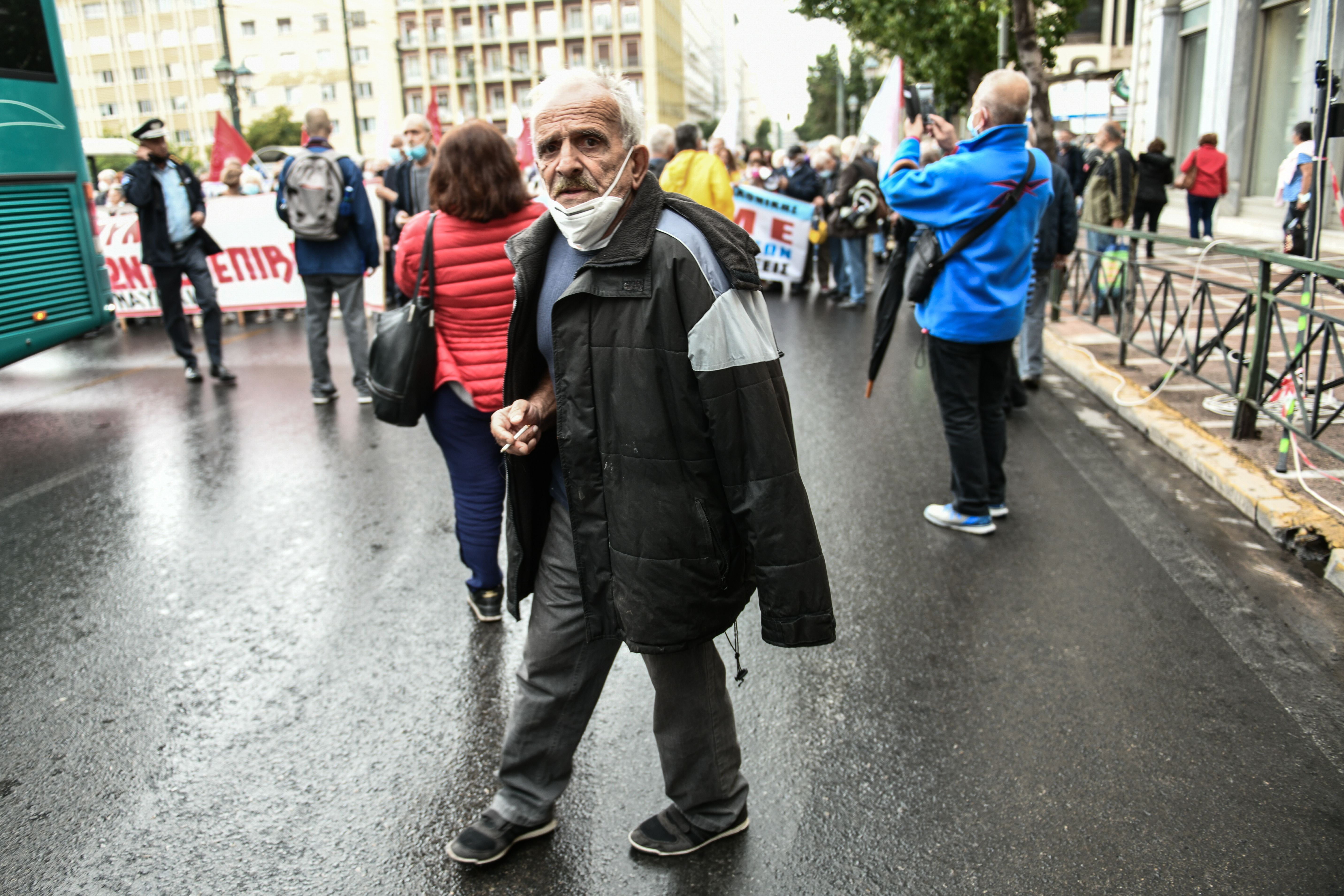 syntaxioyhoi-poreia-4.jpg συνταξιούχοι, πορεία στο κέντρο της Αθήνας