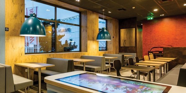 mcd_kifissias2.jpg Το νέο McDonald’s στην Κηφισίας ενσωματώνει με καινοτόμες ψηφιακές εφαρμογές και υπηρεσίες.