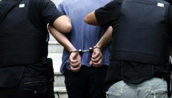 Χειροπέδες