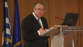 Γιώργος Μπαμπινιώτης