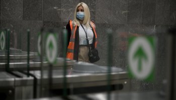 μετρό, κορονοϊός, Σύνταγμα