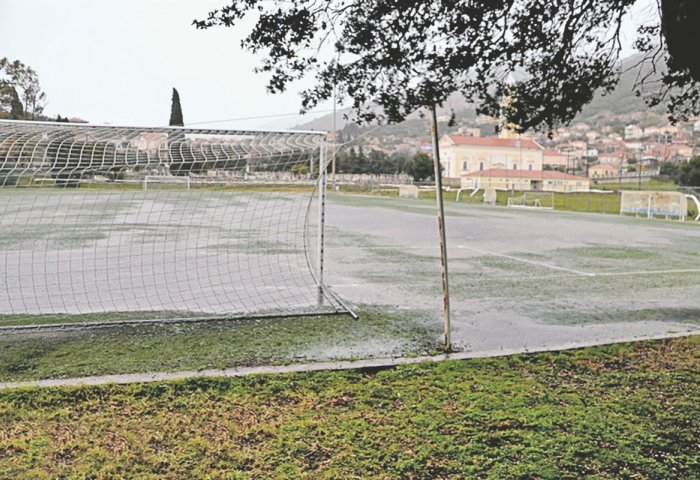 limni-nektrotafeio.jpg limni-nektrotafeio.jpg