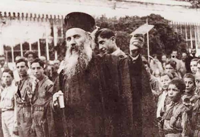 o-mitropolitis-smyrnis-hrysostomos-poy-brike-martyriko-thanato.jpg o-mitropolitis-smyrnis-hrysostomos-poy-brike-martyriko-thanato.jpg