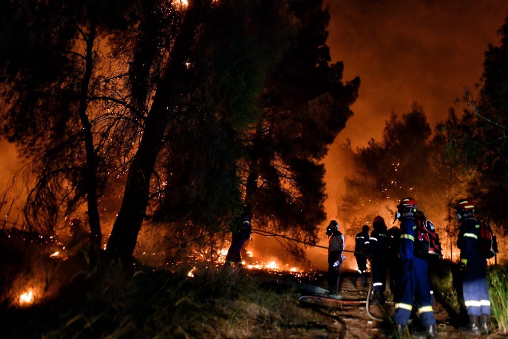 5307164.jpg Φωτιά στον Σχίνο Λουτρακίου Κορινθίας