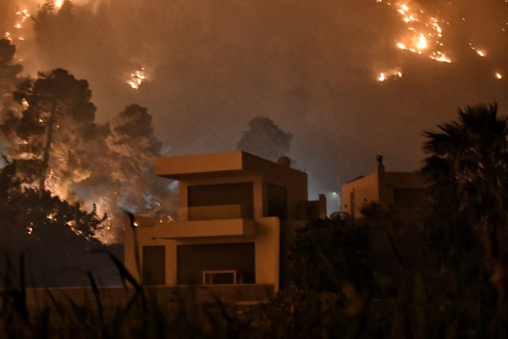 5307166.jpg Φωτιά στον Σχίνο Λουτρακίου Κορινθίας