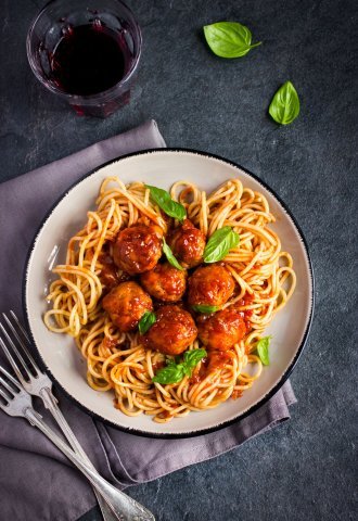 spaggeti_me_keftedakia_fakis.jpg spaggeti_me_keftedakia_fakis.jpg