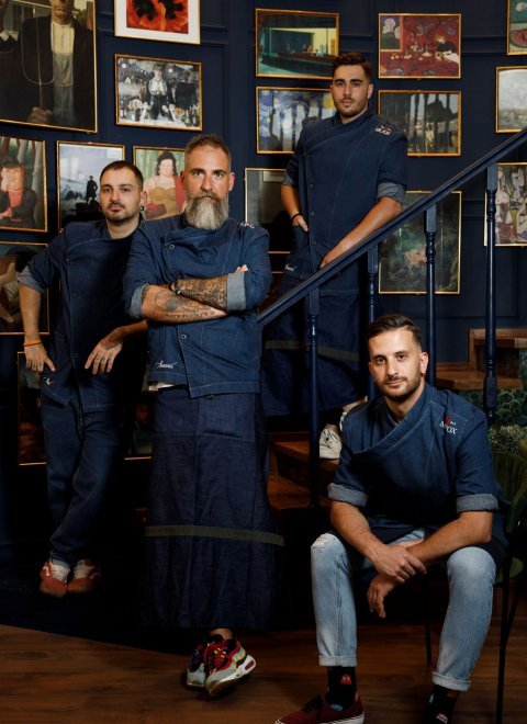 bar_team.jpg bar_team.jpg